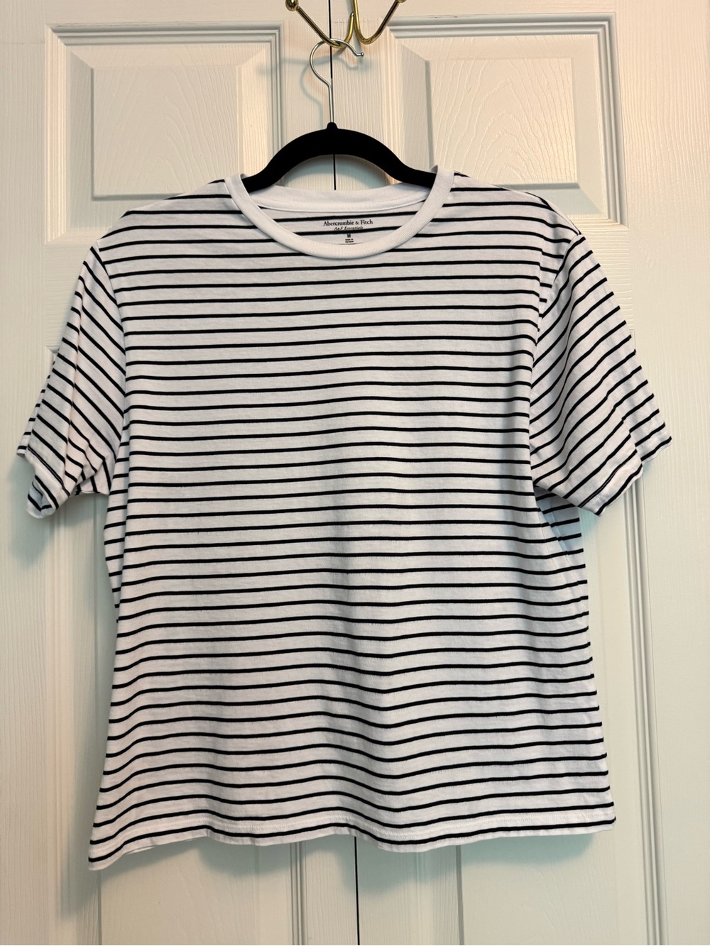 Abercrombie & Fitch White Black Stripe Crew Neck T-Shirt